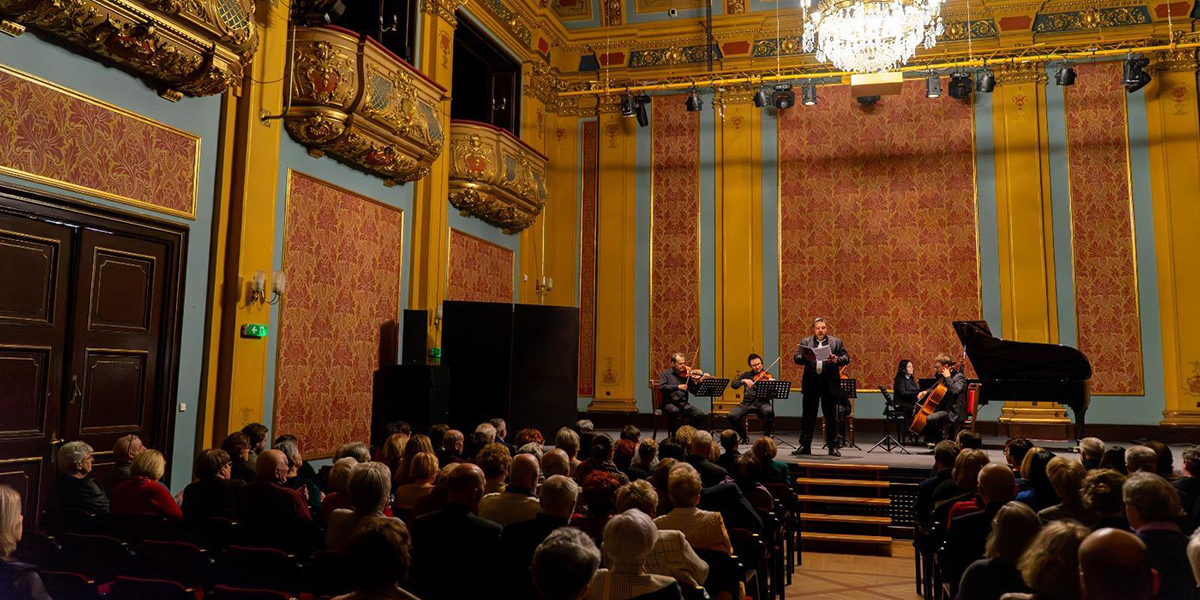 Brunetki Blondynki 1